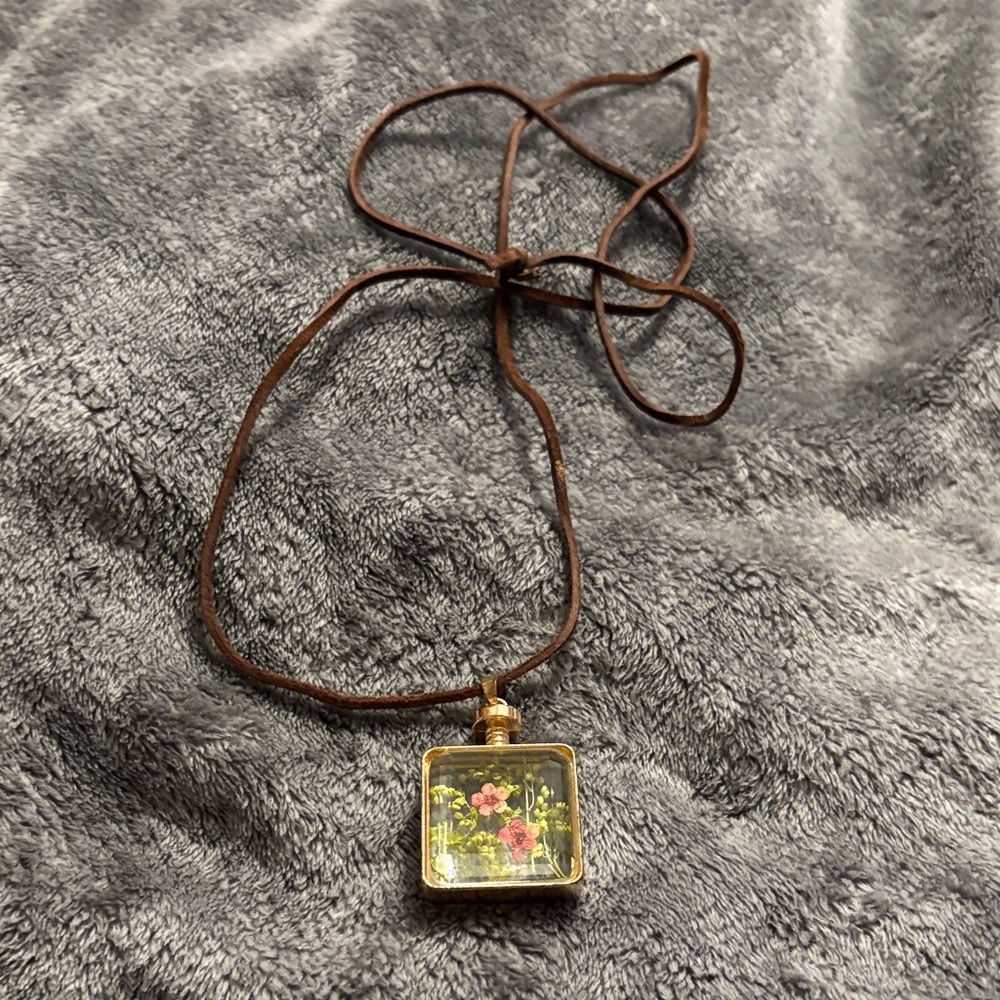 Nature-Inspired Square Pendant Dried Floral Necklace W/ LongBrown Leather cord